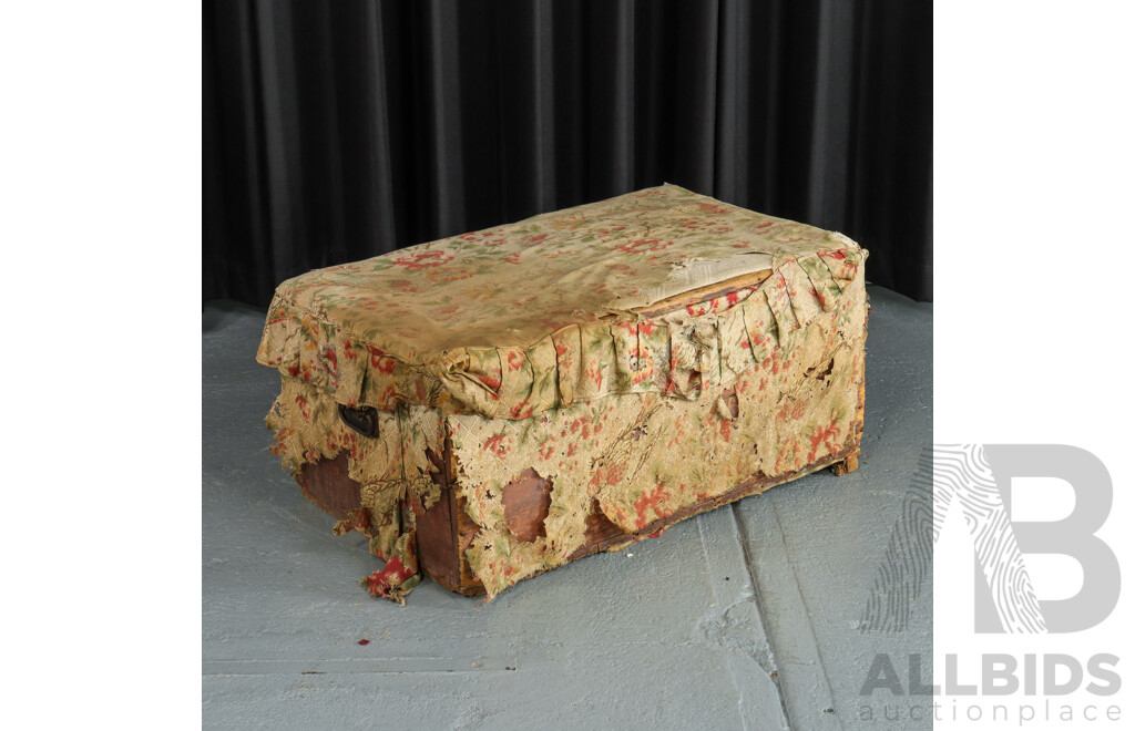 Wooden Storage Trunk and Mixed Linen