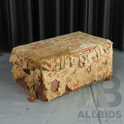 Wooden Storage Trunk and Mixed Linen