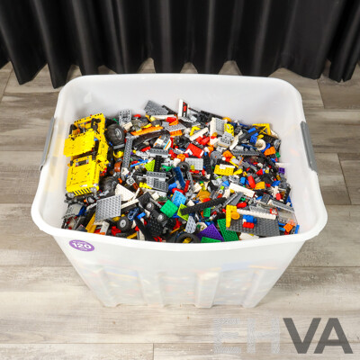 Large Tub of Loose Lego Pieces
