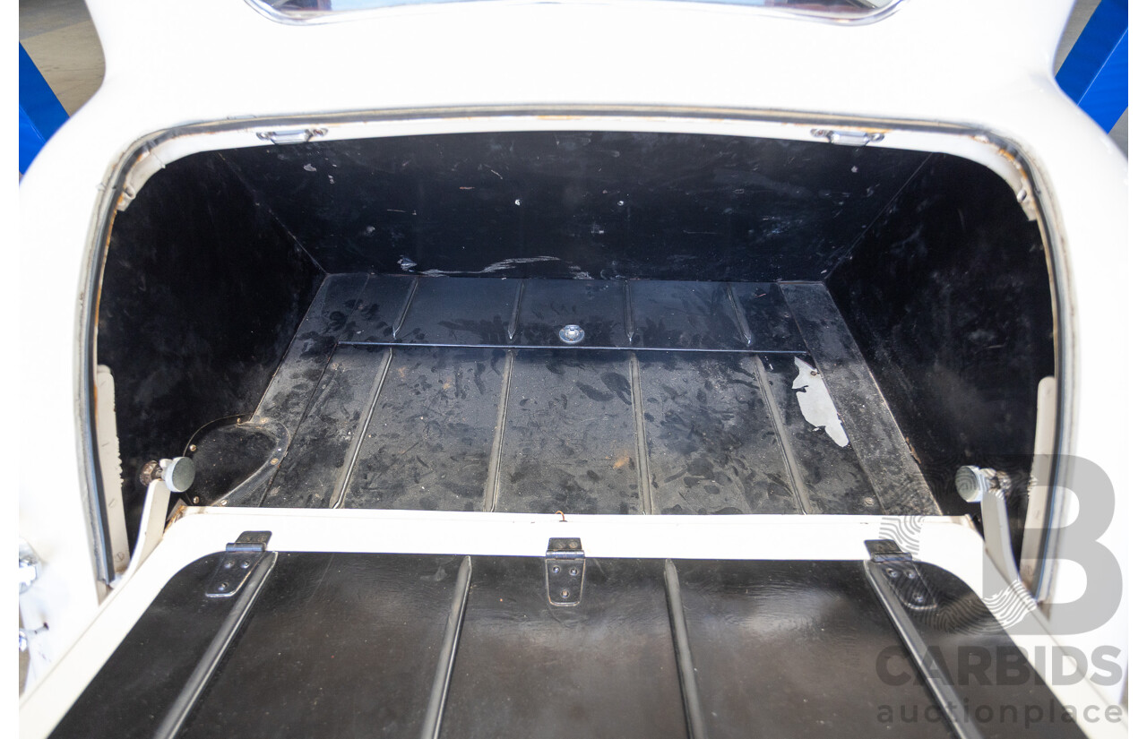 1947 Jaguar Mk IV Saloon White 3.5L