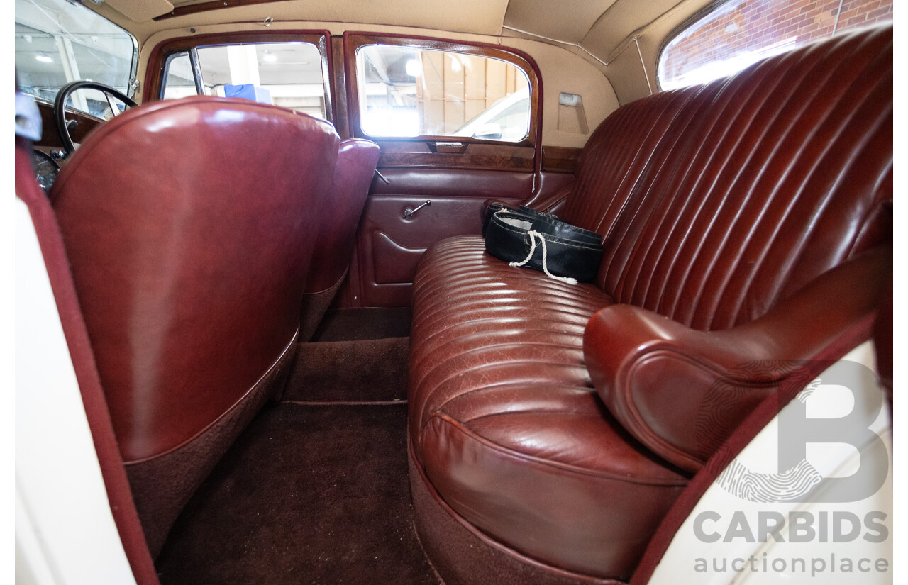 1947 Jaguar Mk IV Saloon White 3.5L