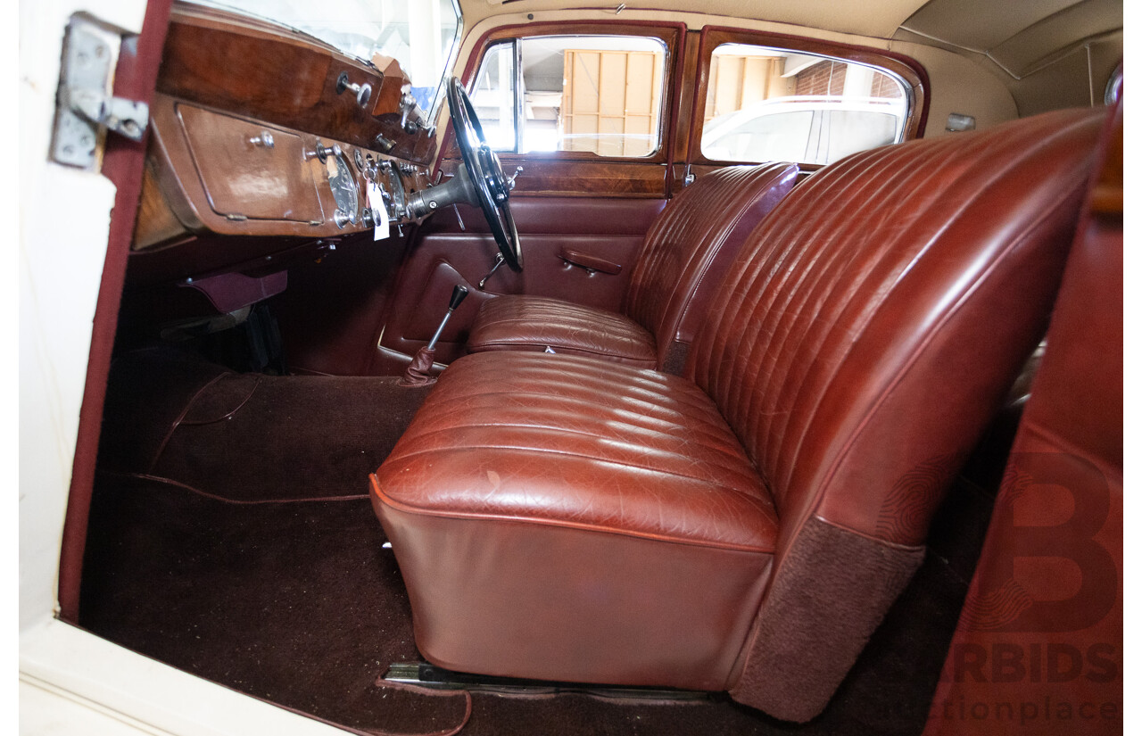 1947 Jaguar Mk IV Saloon White 3.5L