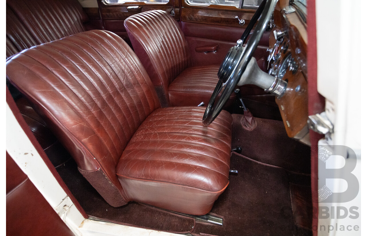 1947 Jaguar Mk IV Saloon White 3.5L