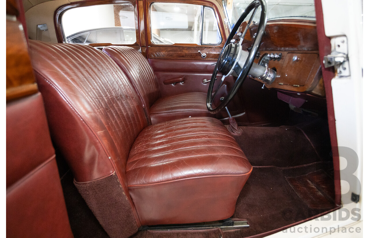 1947 Jaguar Mk IV Saloon White 3.5L