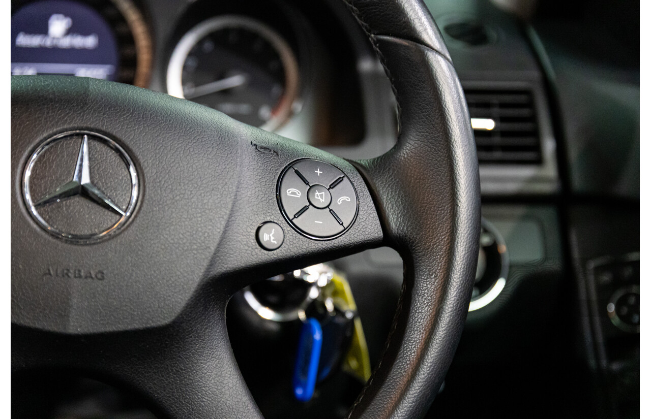 8/2009 Mercedes-Benz C200 Kompressor Classic W204 4d Sedan Tenorite Grey Metallic Supercharged 1.8L