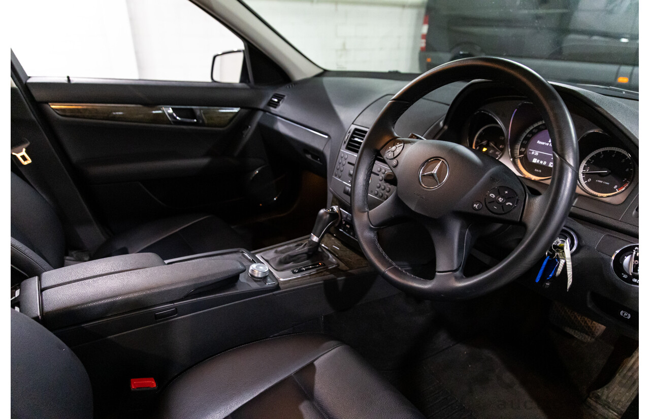 8/2009 Mercedes-Benz C200 Kompressor Classic W204 4d Sedan Tenorite Grey Metallic Supercharged 1.8L