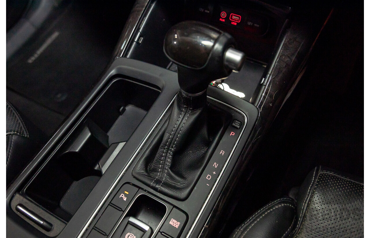 02/2017 Kia Sorento Platinum (AWD) UM MY17 4d Wagon Sparkling Silver Metallic Turbo Diesel 2.2L