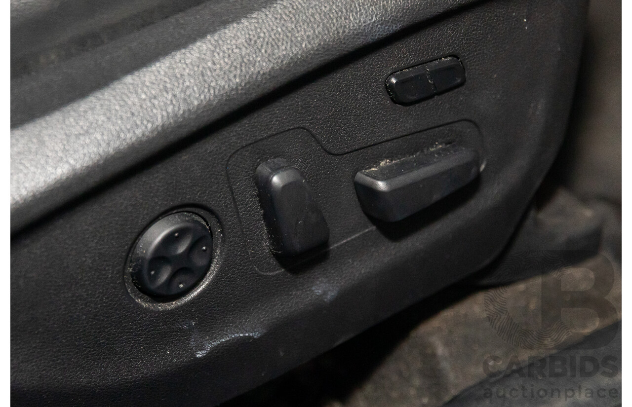 02/2017 Kia Sorento Platinum (AWD) UM MY17 4d Wagon Sparkling Silver Metallic Turbo Diesel 2.2L