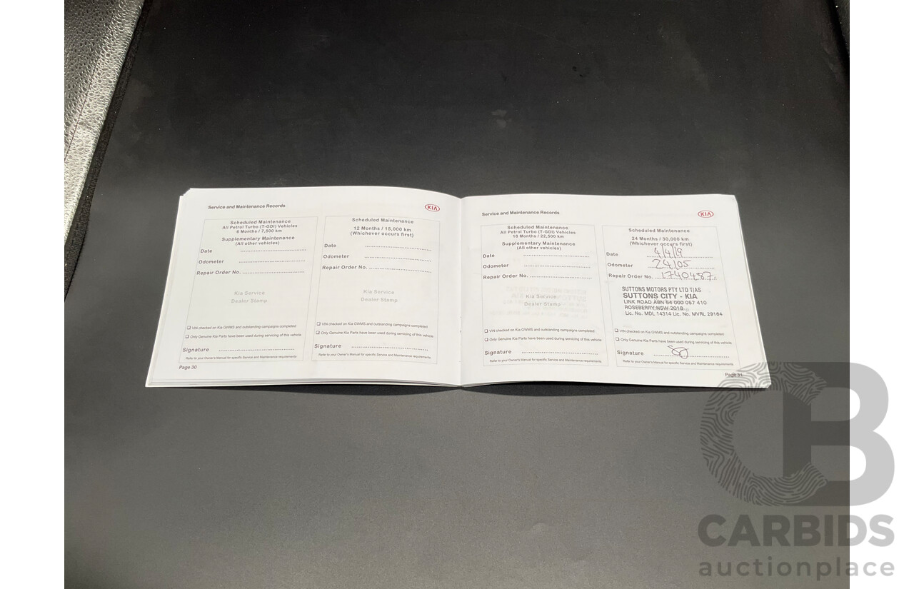 02/2017 Kia Sorento Platinum (AWD) UM MY17 4d Wagon Sparkling Silver Metallic Turbo Diesel 2.2L