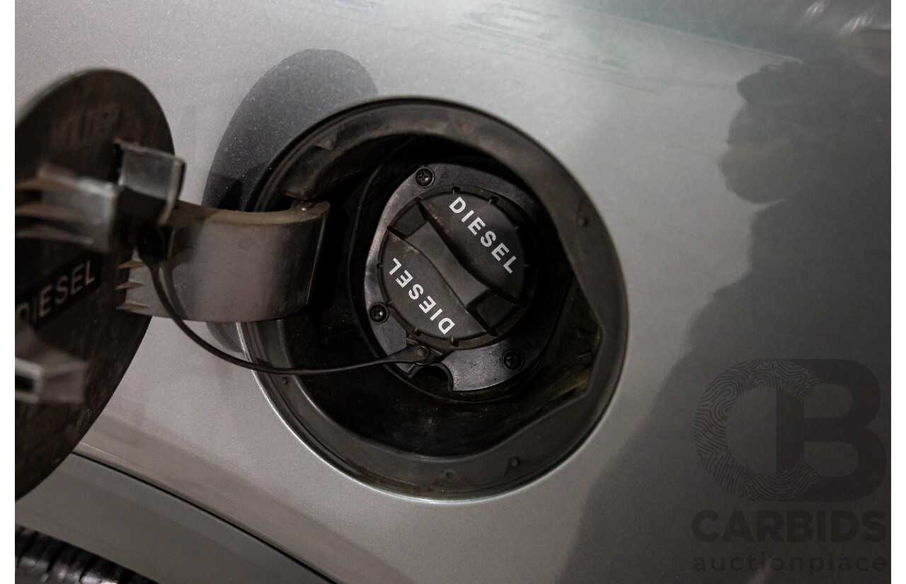 02/2017 Kia Sorento Platinum (AWD) UM MY17 4d Wagon Sparkling Silver Metallic Turbo Diesel 2.2L