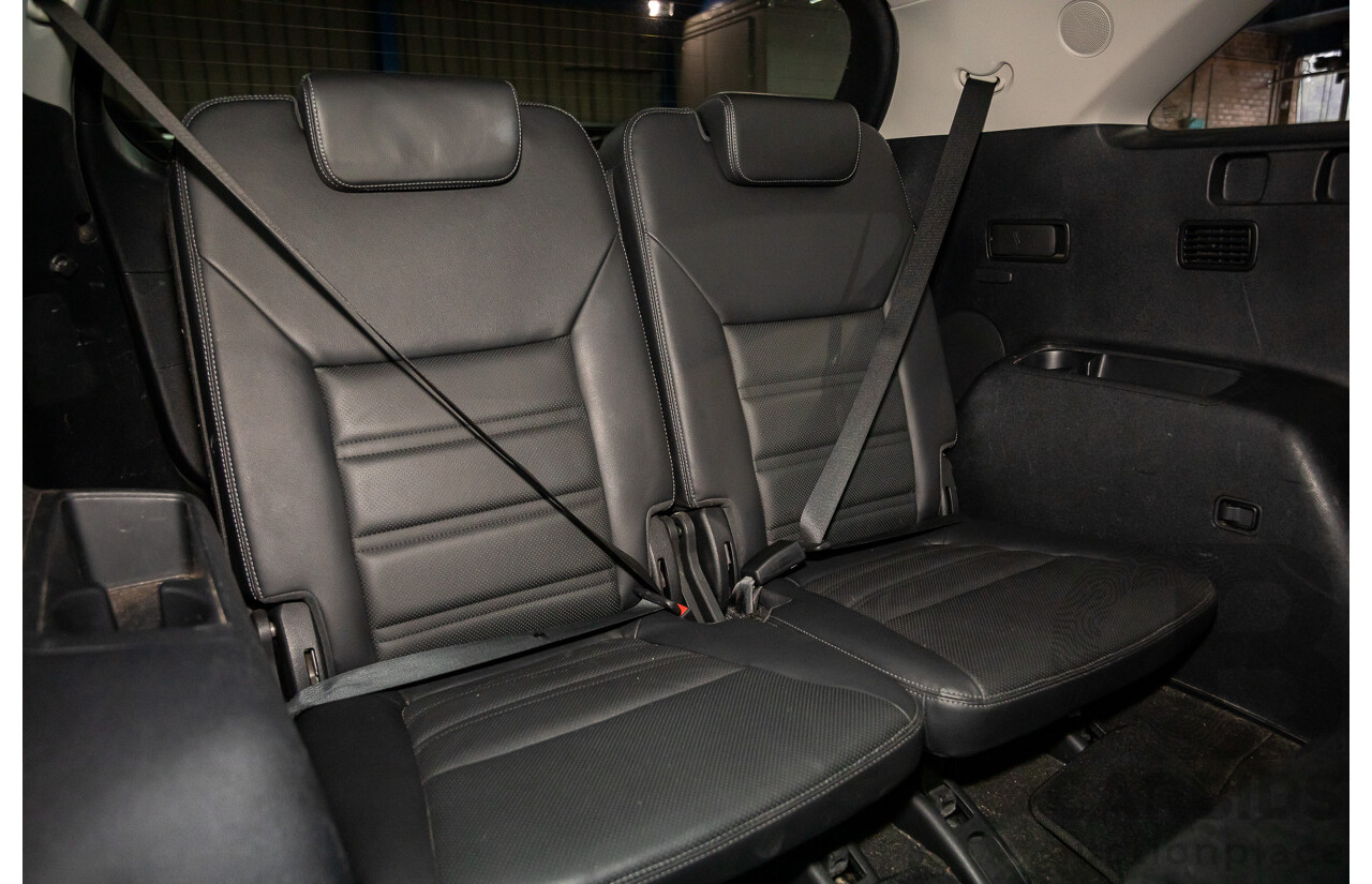 02/2017 Kia Sorento Platinum (AWD) UM MY17 4d Wagon Sparkling Silver Metallic Turbo Diesel 2.2L