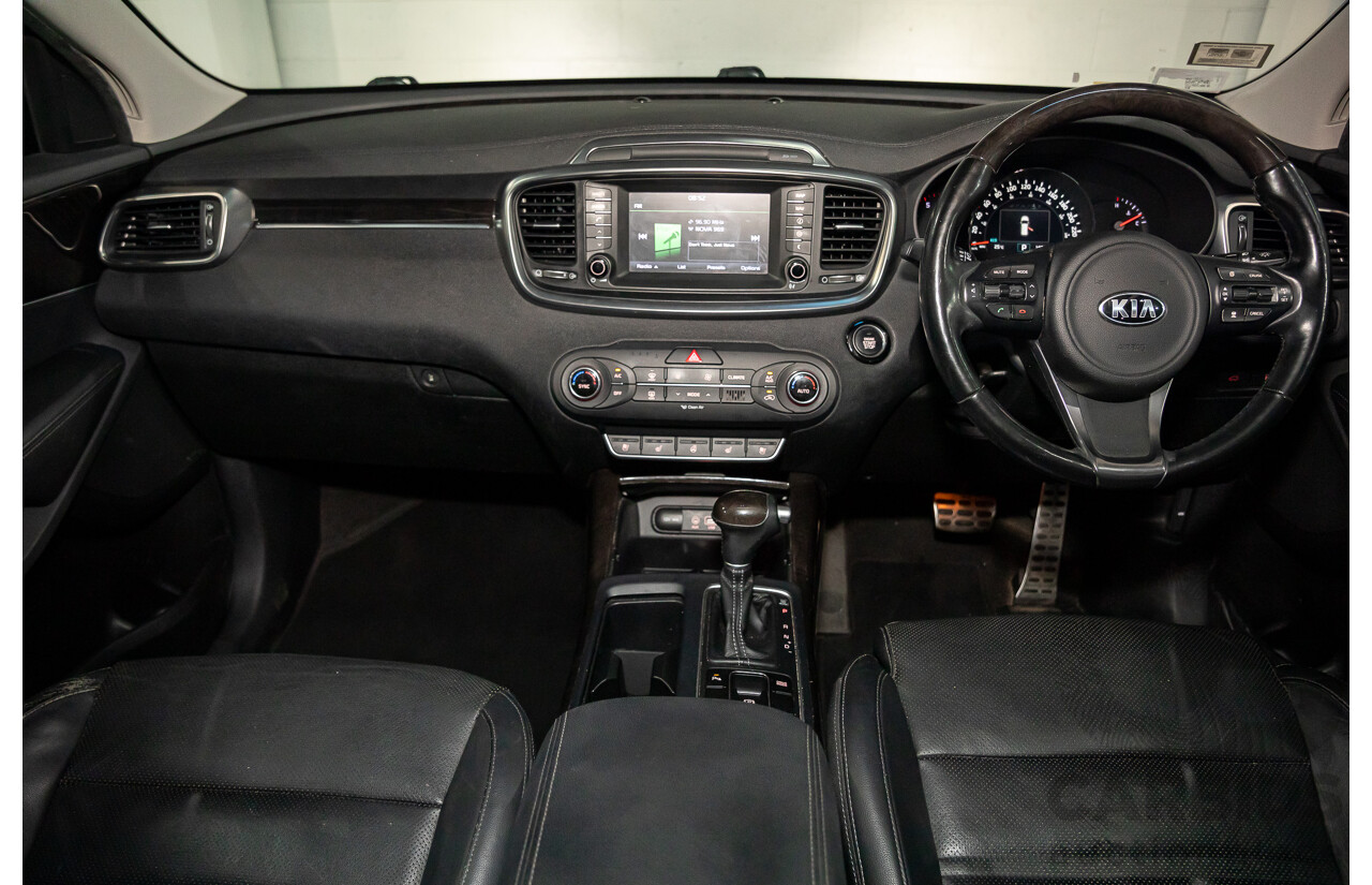 02/2017 Kia Sorento Platinum (AWD) UM MY17 4d Wagon Sparkling Silver Metallic Turbo Diesel 2.2L