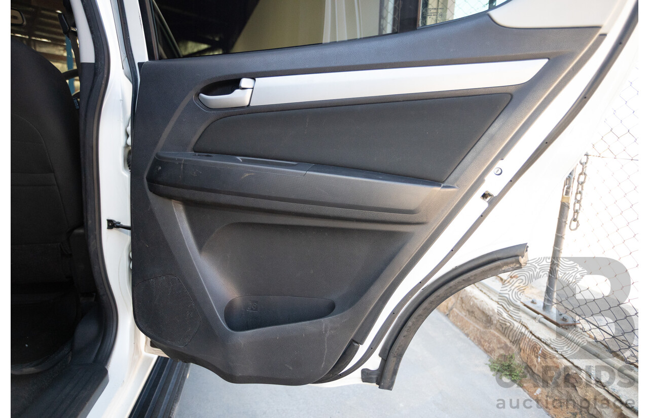 09/2015 Isuzu MU-X LS-U (4x4) UC MY15 4D Wagon Silky White Pearl Turbo Diesel 3.0L - 7 Seats