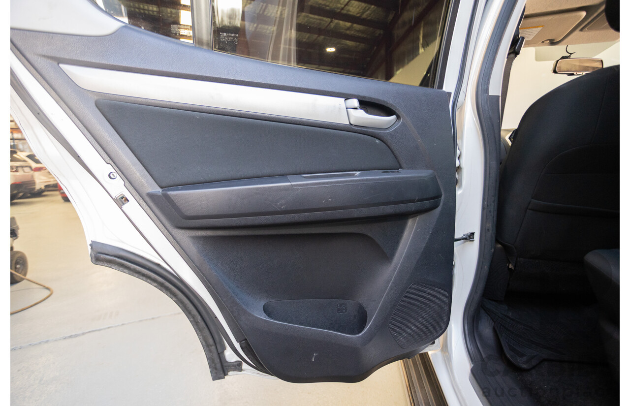 09/2015 Isuzu MU-X LS-U (4x4) UC MY15 4D Wagon Silky White Pearl Turbo Diesel 3.0L - 7 Seats