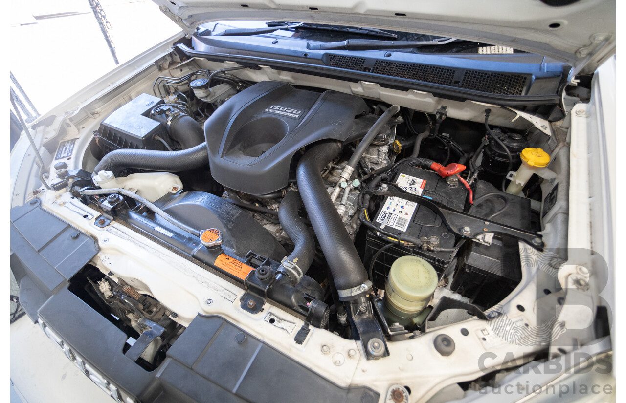 09/2015 Isuzu MU-X LS-U (4x4) UC MY15 4D Wagon Silky White Pearl Turbo Diesel 3.0L - 7 Seats