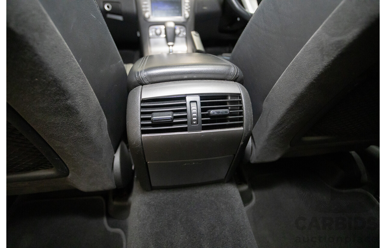 05/2012 Holden Special Vehicles (HSV) Grange Build No.219 WM3 MY12 4D Sedan Alto Grey V8 6.2L