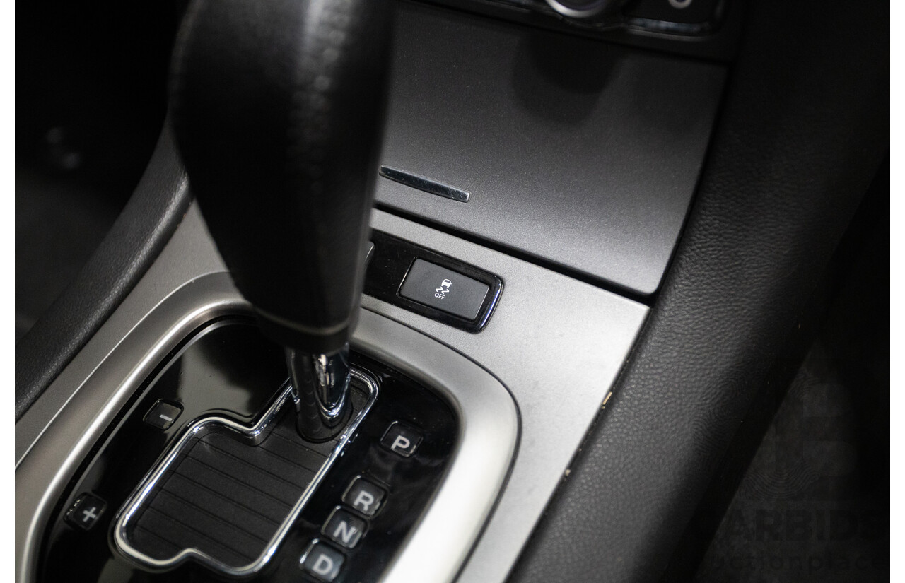 05/2012 Holden Special Vehicles (HSV) Grange Build No.219 WM3 MY12 4D Sedan Alto Grey V8 6.2L