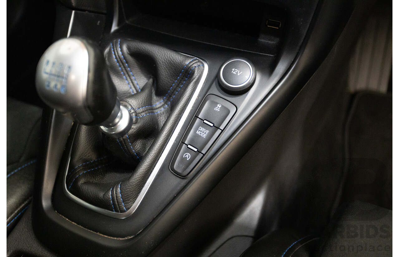 8/2016 Ford Focus RS (AWD) LZ 5D Hatchback Nitrous Blue Pearl Turbo 2.3L