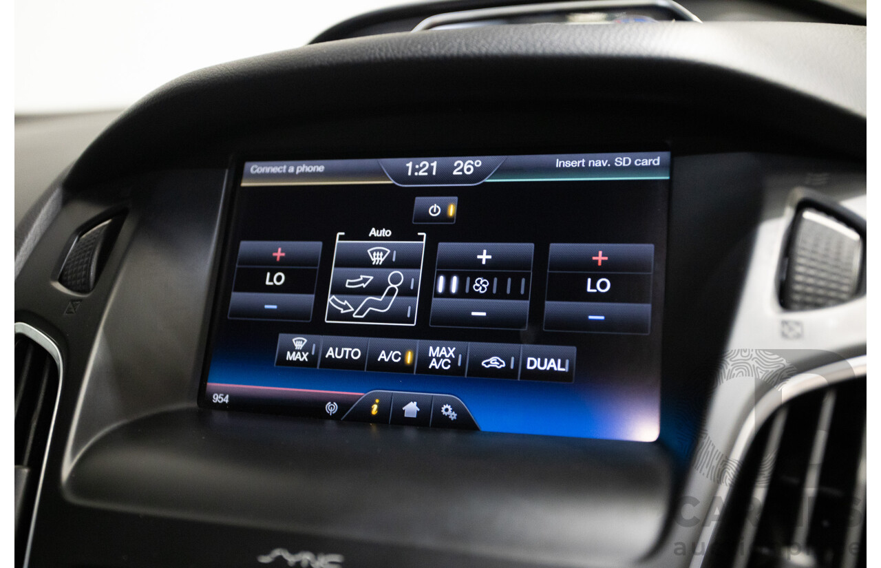 8/2016 Ford Focus RS (AWD) LZ 5D Hatchback Nitrous Blue Pearl Turbo 2.3L