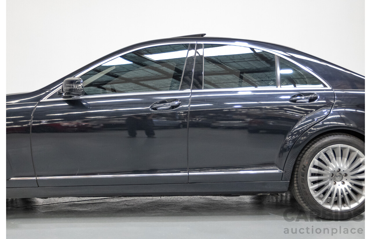 11/2010 Mercedes-Benz S350 221 09 Upgrade 4D Sedan Chromit Majestic Black Metallic V6 3.5L