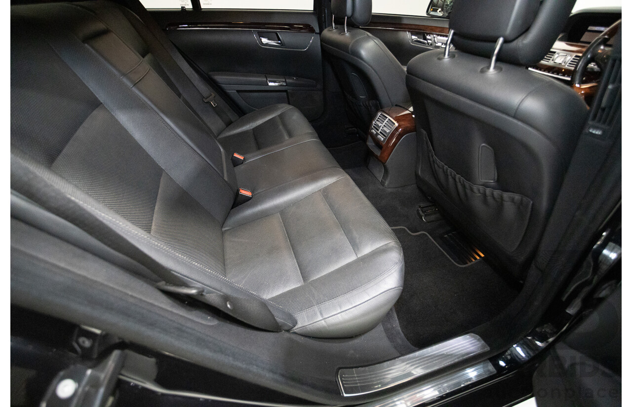 11/2010 Mercedes-Benz S350 221 09 Upgrade 4D Sedan Chromit Majestic Black Metallic V6 3.5L