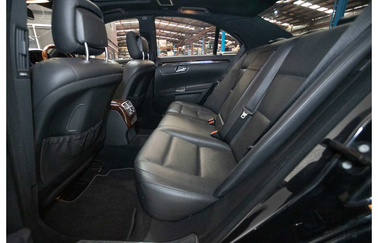 11/2010 Mercedes-Benz S350 221 09 Upgrade 4D Sedan Chromit Majestic Black Metallic V6 3.5L