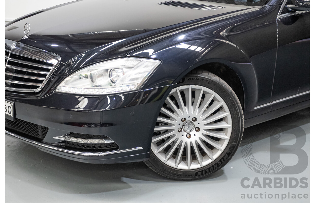 11/2010 Mercedes-Benz S350 221 09 Upgrade 4D Sedan Chromit Majestic Black Metallic V6 3.5L