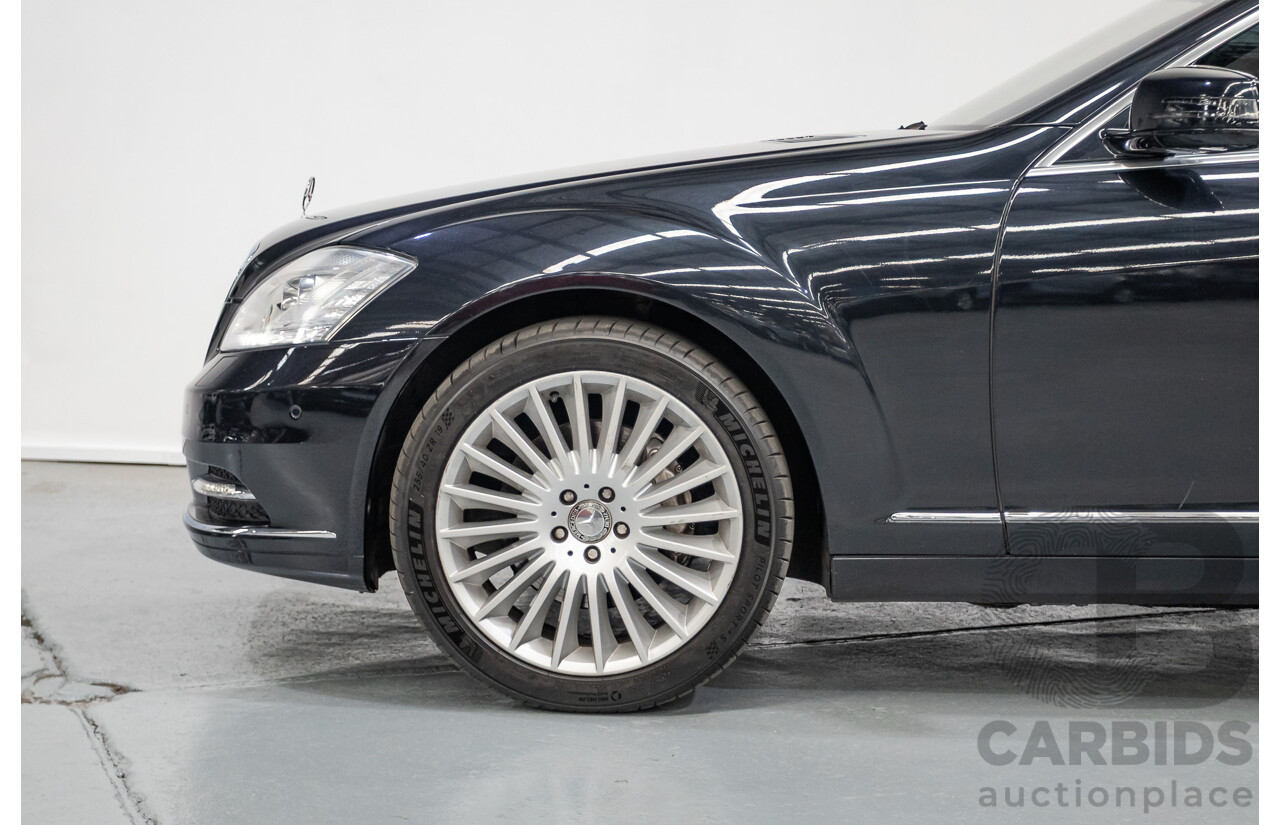 11/2010 Mercedes-Benz S350 221 09 Upgrade 4D Sedan Chromit Majestic Black Metallic V6 3.5L