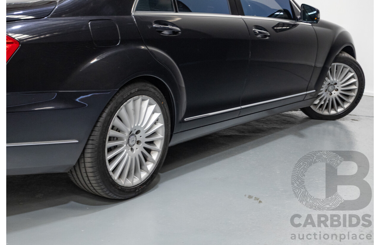 11/2010 Mercedes-Benz S350 221 09 Upgrade 4D Sedan Chromit Majestic Black Metallic V6 3.5L