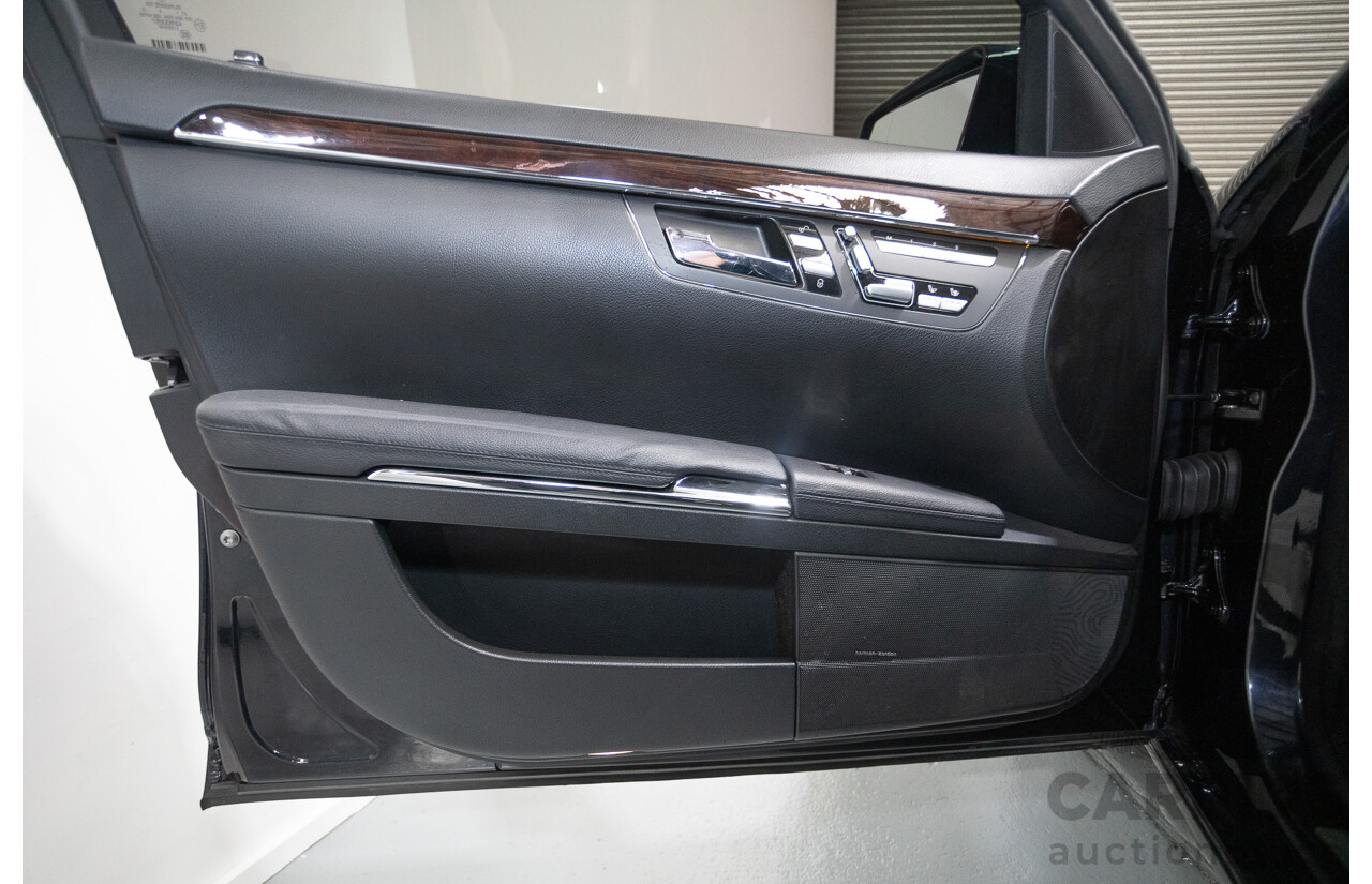 11/2010 Mercedes-Benz S350 221 09 Upgrade 4D Sedan Chromit Majestic Black Metallic V6 3.5L