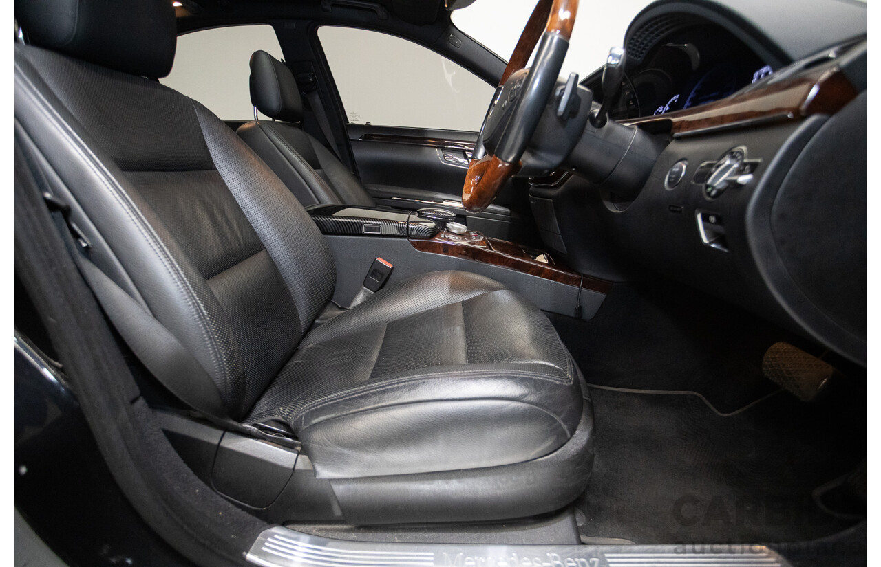 11/2010 Mercedes-Benz S350 221 09 Upgrade 4D Sedan Chromit Majestic Black Metallic V6 3.5L