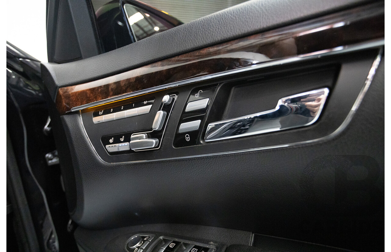 11/2010 Mercedes-Benz S350 221 09 Upgrade 4D Sedan Chromit Majestic Black Metallic V6 3.5L