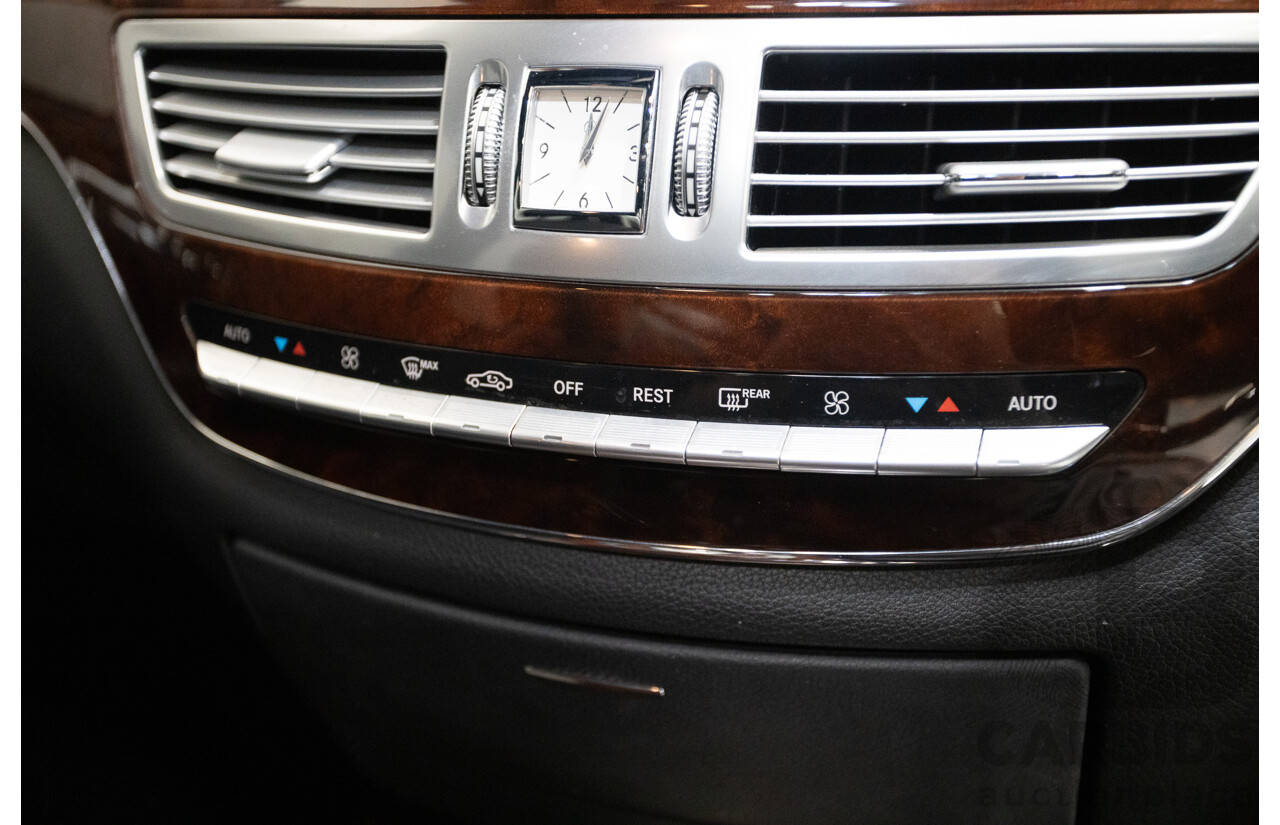 11/2010 Mercedes-Benz S350 221 09 Upgrade 4D Sedan Chromit Majestic Black Metallic V6 3.5L