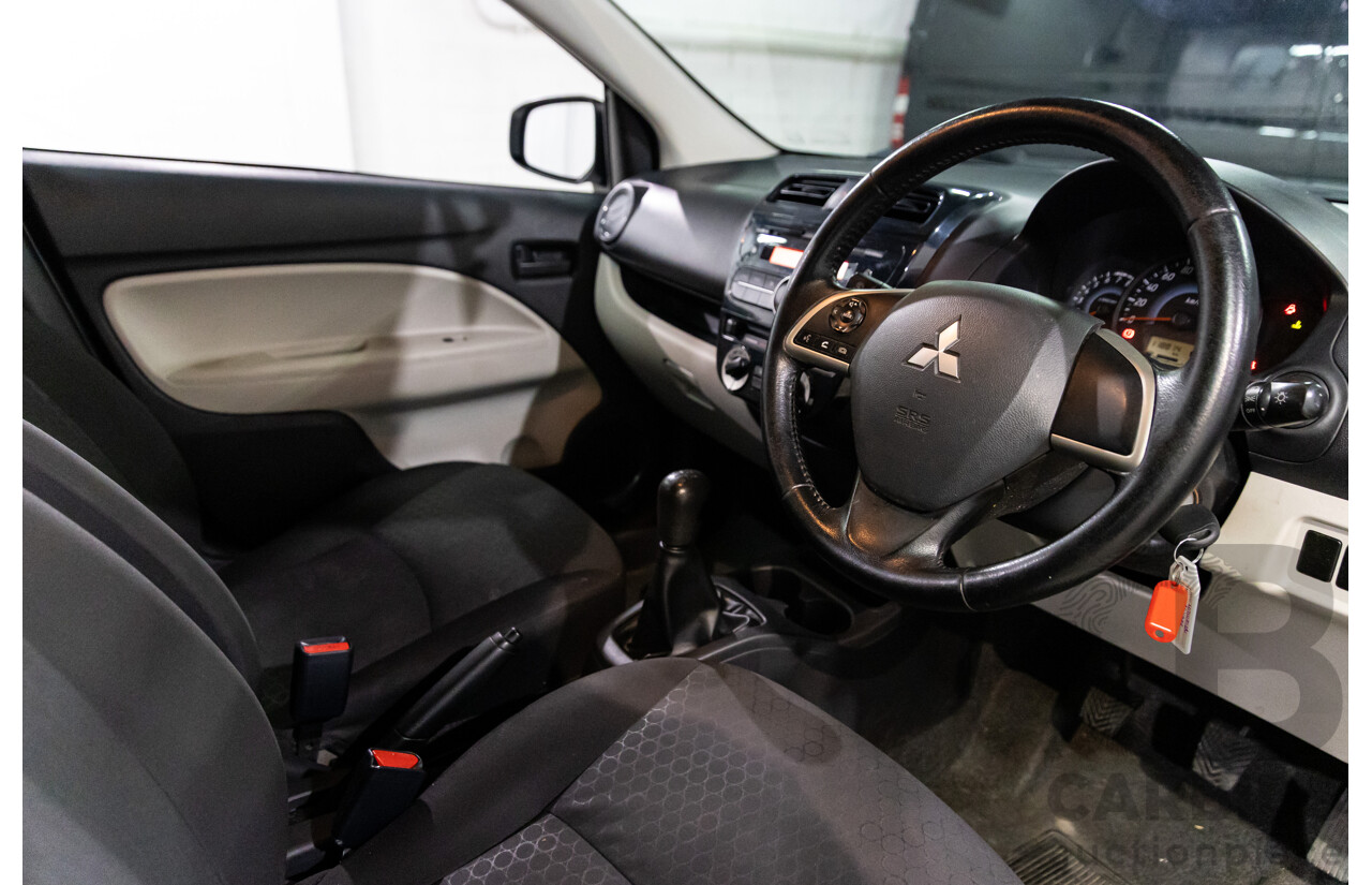 8/2013 Mitsubishi Mirage ES LA 5d Hatchback White 1.2L