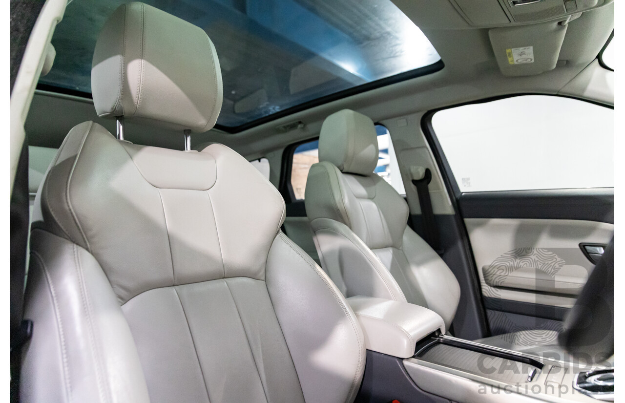 01/2016 Range Rover Evoque Td4 150 SE (AWD) LV MY16 5d Wagon Santorini Black Metallic Turbo Diesel 2.0L