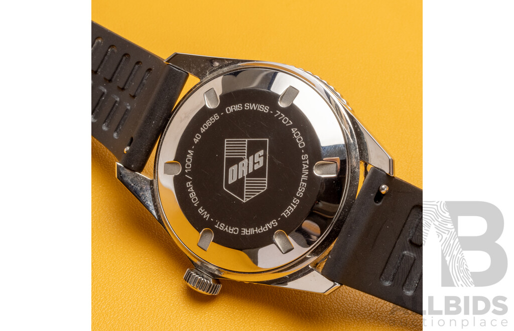 Oris Divers Sixty-Five 'Glow' 40mm Grey Fumé Dial Automatic Stainless Steel Dive Watch with Box & Tags