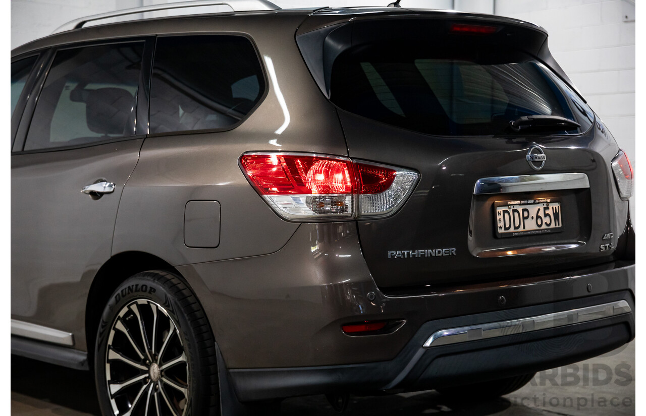 12/2015 Nissan Pathfinder ST-L N-Trek (4x4) R52 MY15 4d Wagon Gun Metallic V6 3.5L