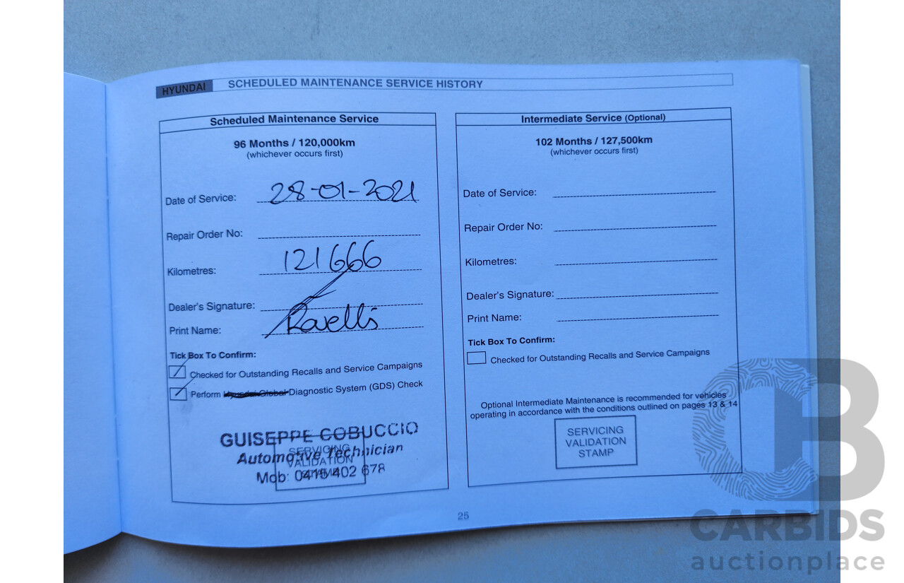 10/2014 Hyundai i30 Premium GD MY14 5d Hatchback Black 1.8L