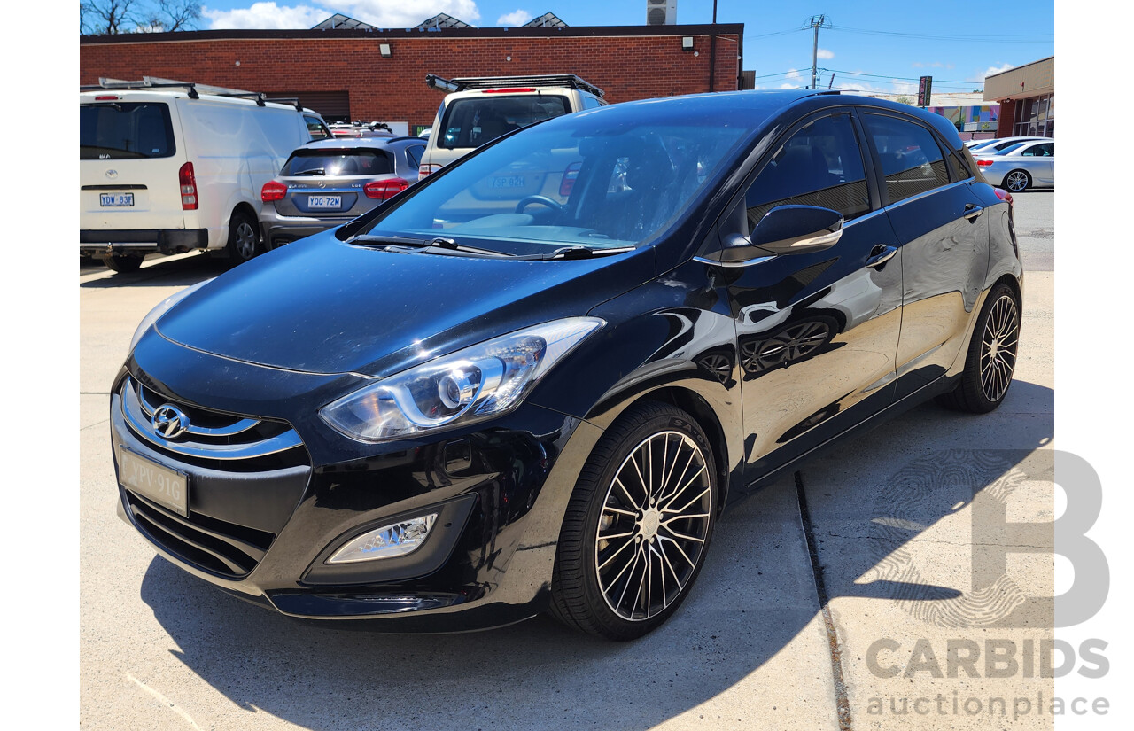 10/2014 Hyundai i30 Premium GD MY14 5d Hatchback Black 1.8L
