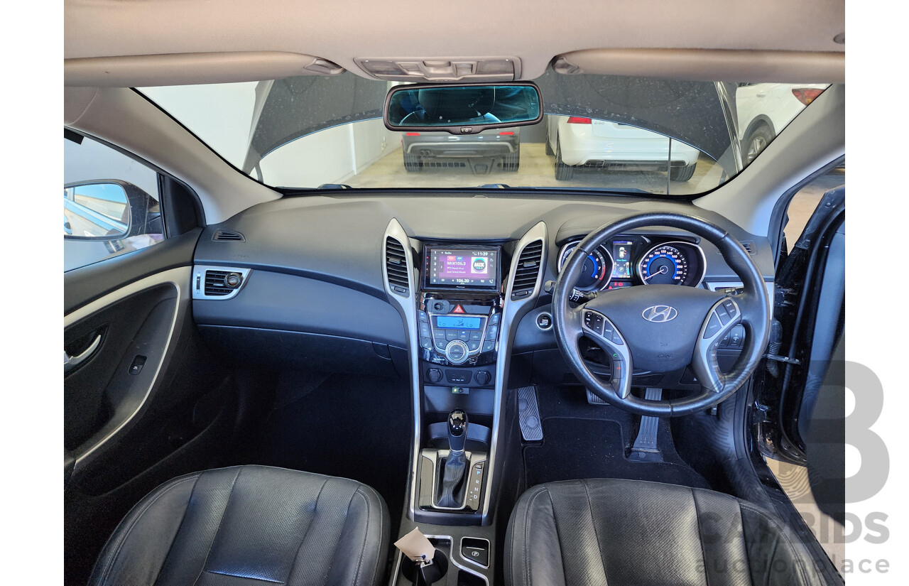10/2014 Hyundai i30 Premium GD MY14 5d Hatchback Black 1.8L