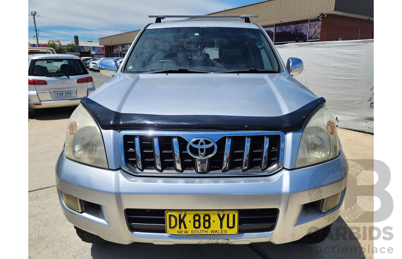 10/2004 Toyota Landcruiser Prado Grande (4x4) GRJ120R 4d Wagon Silver 4.0L