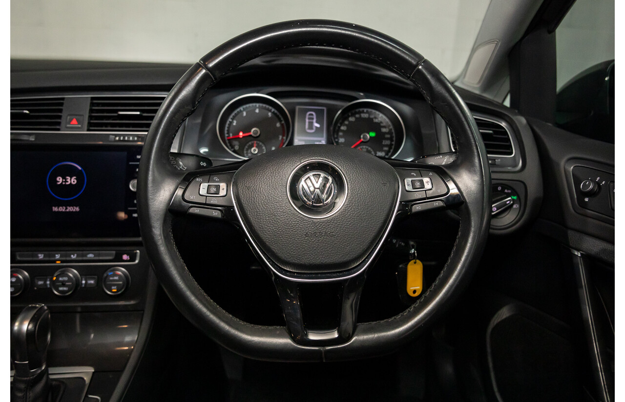 02/2018 Volkswagen Golf 110 TSI Comfortline (FWD) AU MY18 5d Hatchback Tungsten Silver Metallic Turbo 1.4L