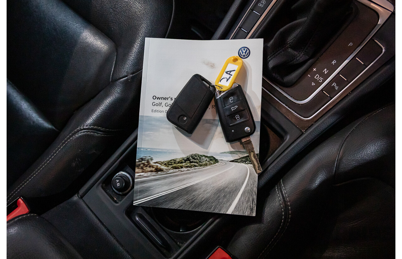 02/2018 Volkswagen Golf 110 TSI Comfortline (FWD) AU MY18 5d Hatchback Tungsten Silver Metallic Turbo 1.4L