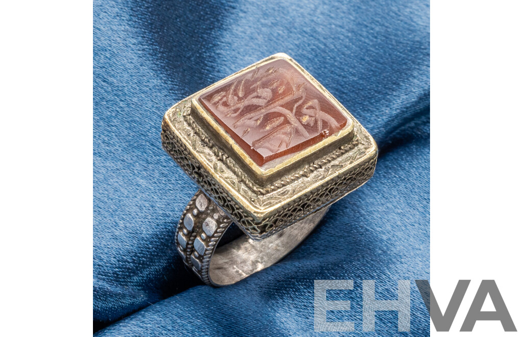 L108 - Vintage Silver Plated Arabic Inscribed Carnelian Seal Ring - Size S