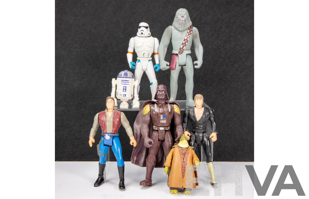 L28 - Collection of Both Modern and Vintage Star Wars Figures