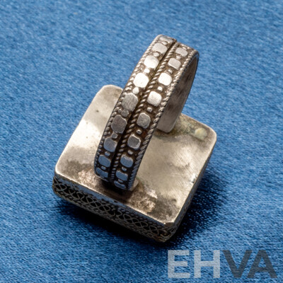 L108 - Vintage Silver Plated Arabic Inscribed Carnelian Seal Ring - Size S