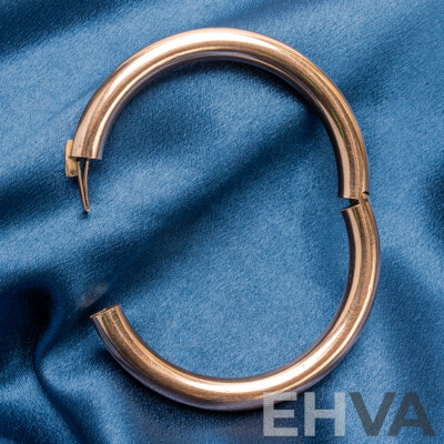 L114 - Vintage 9ct Rose Gold Lined Silver Hinged Golf Bangle - 27.28gms