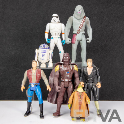 L28 - Collection of Both Modern and Vintage Star Wars Figures