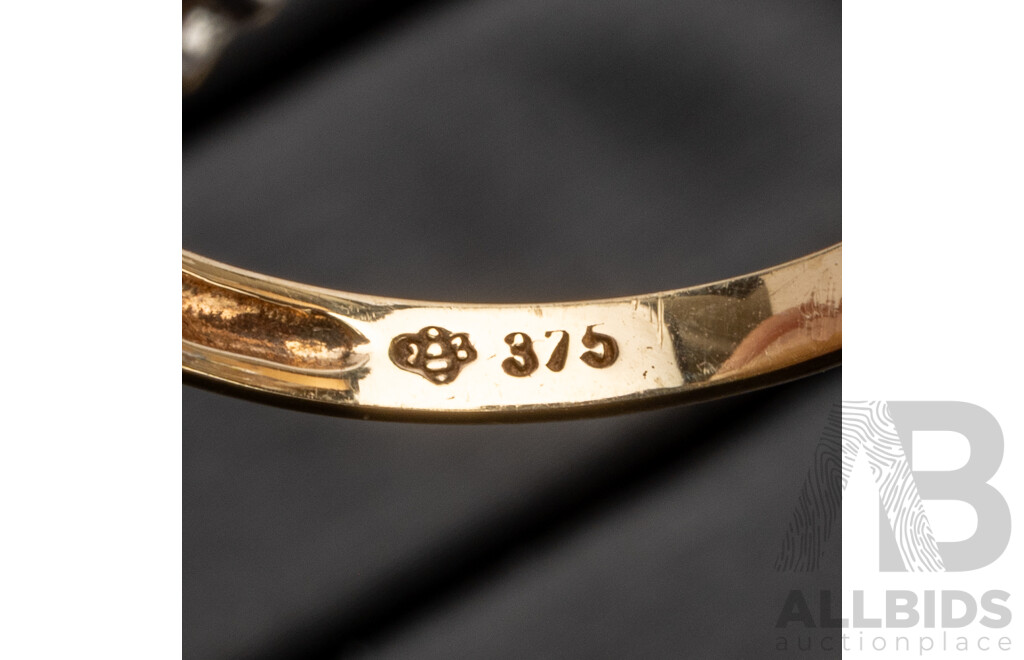 9ct 2 Tone Yellow/White Gold Ring with Sapphire and Diamonds - Size M