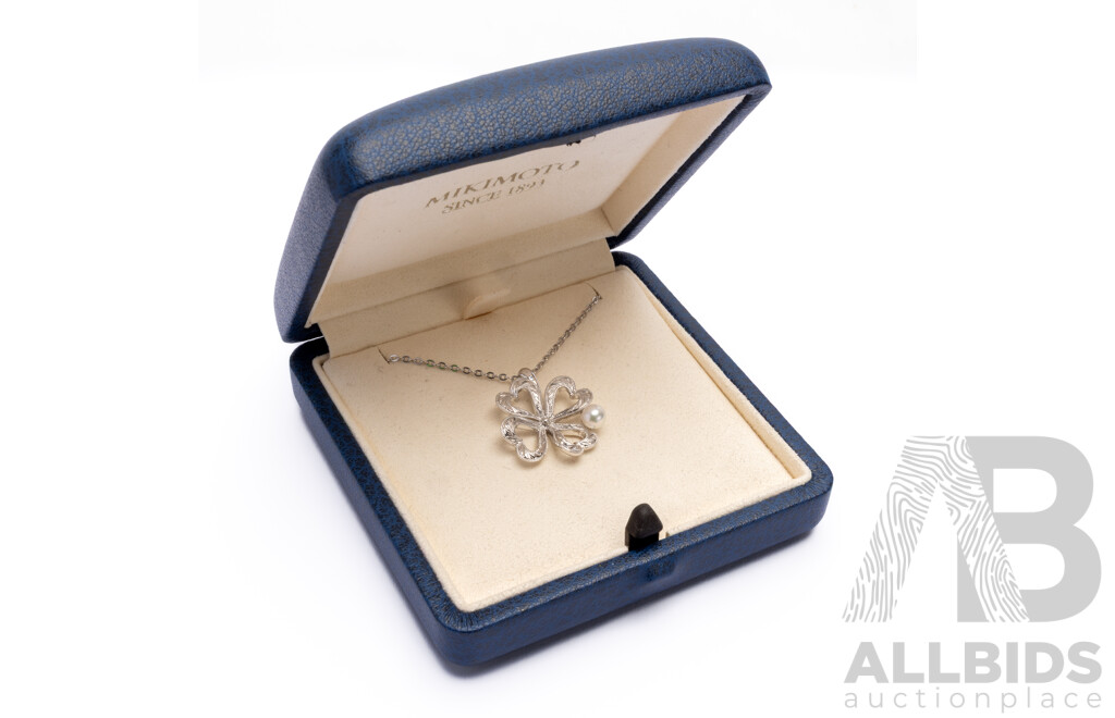 925 Sterling Silver 4 Leaf Clover Pendant with Pearl and Necklace by MIKIMOTO. Length - 43cms